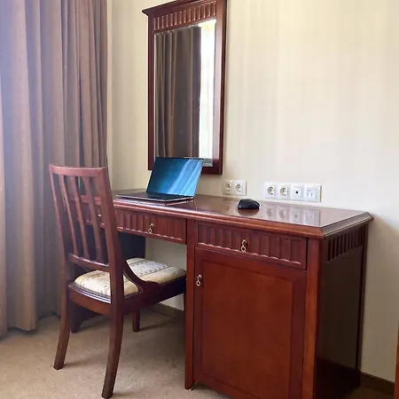 Apartment Next To The Lift Downtown