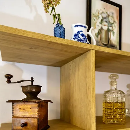 Next To The Lift Downtown * Μπάνσκο