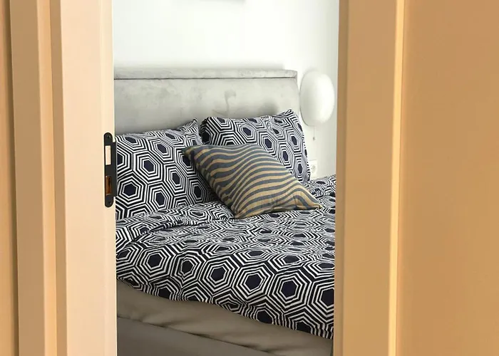 아파트 Next To The Lift Downtown *