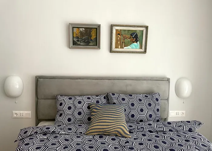 Next To The Lift Downtown 아파트 반스코