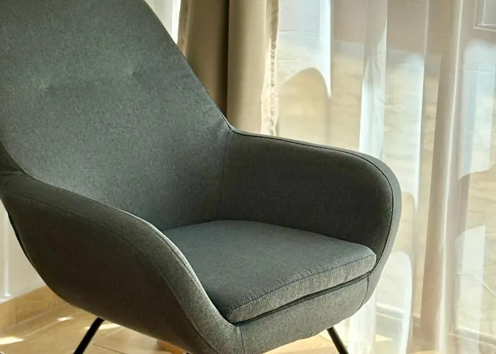 Next To The Lift Downtown 반스코