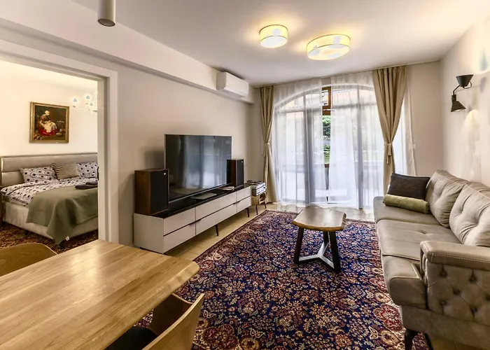 Next To The Lift Downtown * 반스코